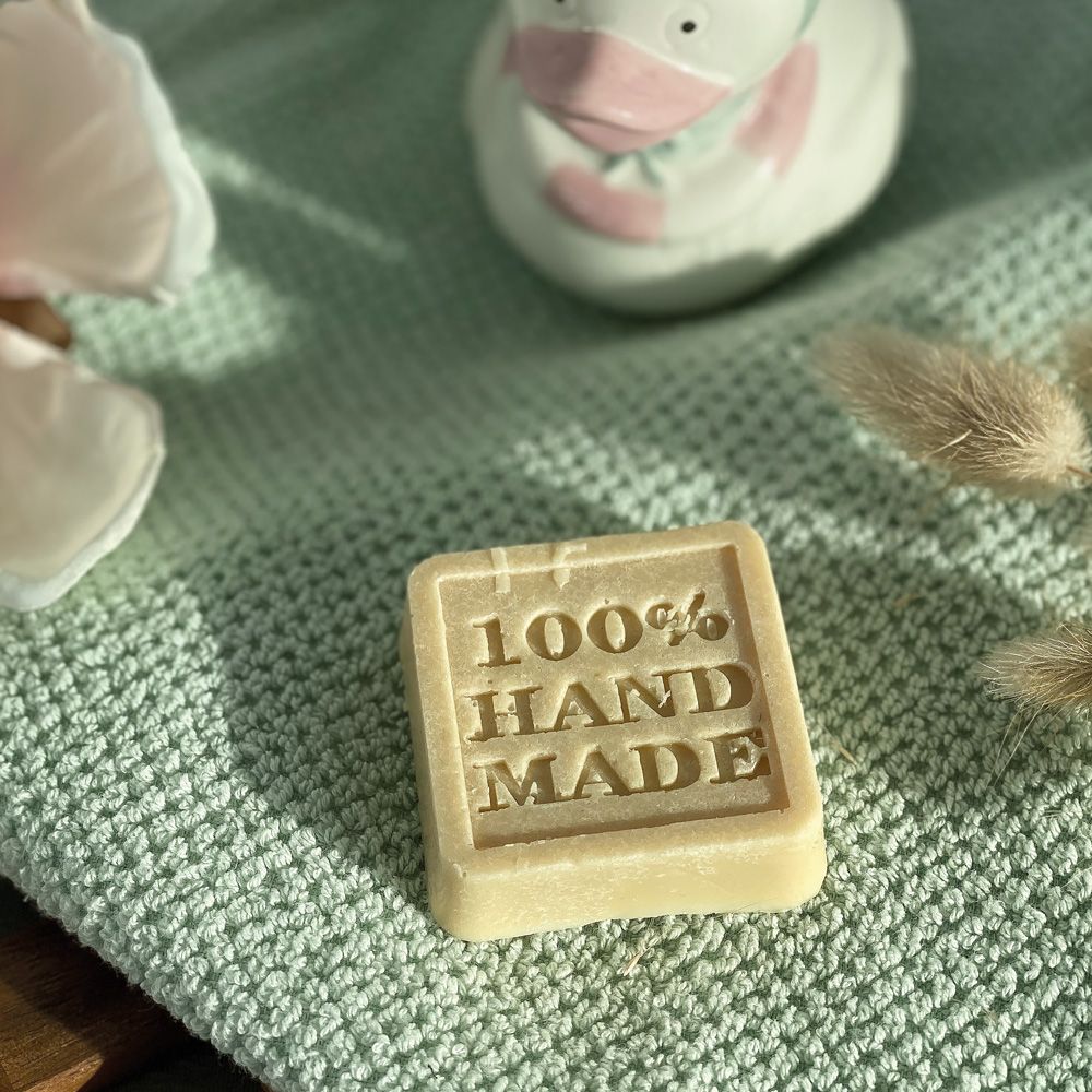 2100417_Badepraline_QUADRAT_RGB_72dpi_1 2100417_Badepraline_QUADRAT_RGB_72dpi_1